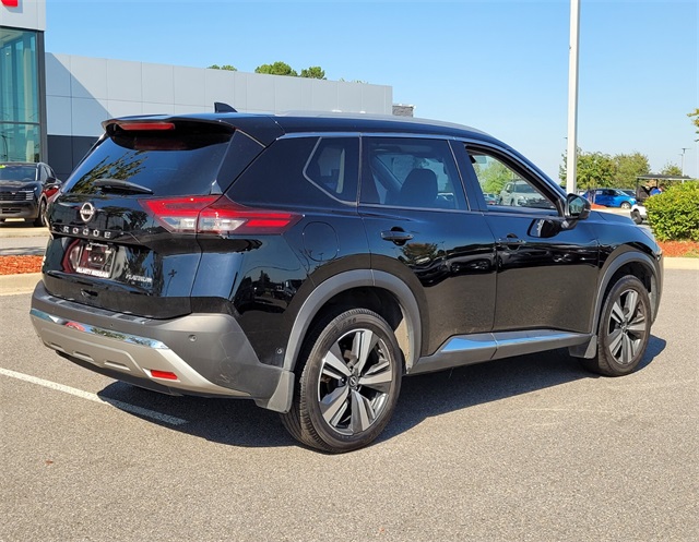 2022 Nissan Rogue Platinum photo 2