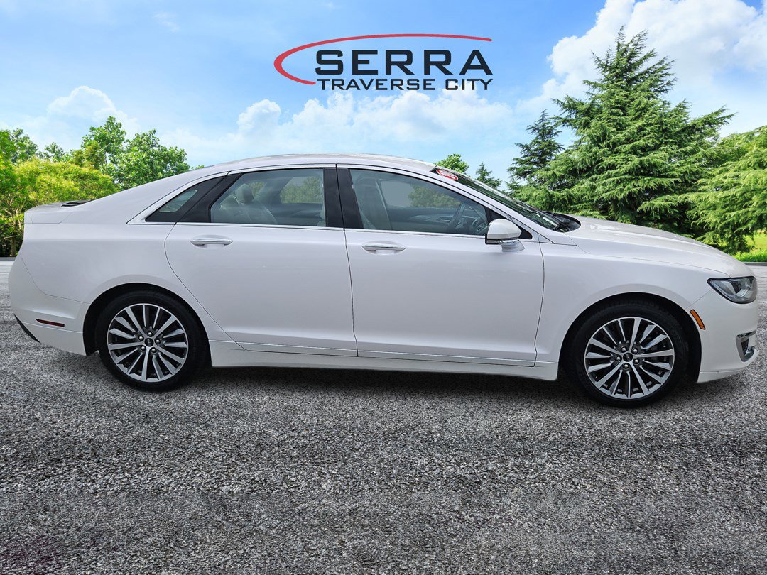 2020 Lincoln MKZ Standard photo 2