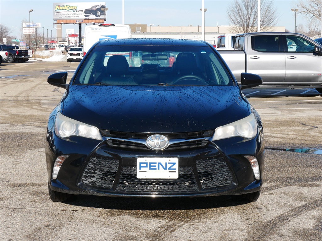 Used 2016 Toyota Camry XLE with VIN 4T1BF1FK8GU158283 for sale in Rochester, Minnesota