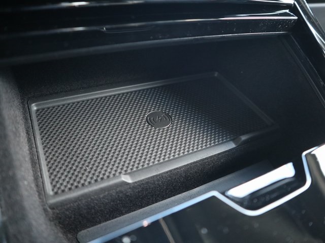 2025 Land Rover Range Rover Sport SE photo 9