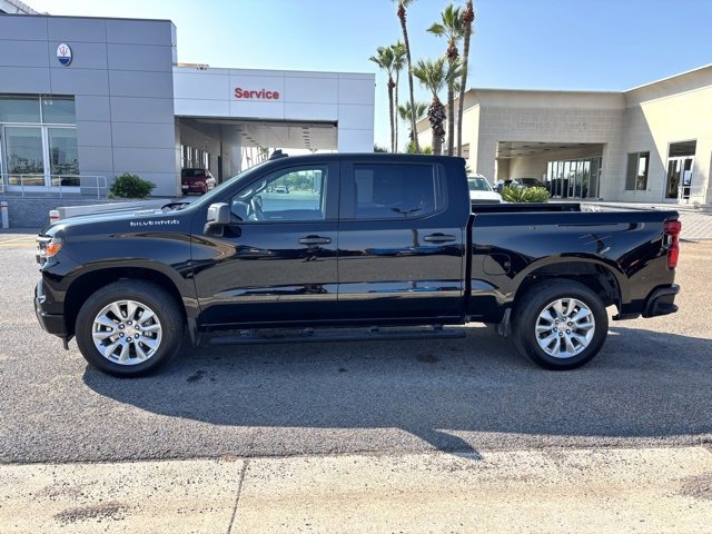 2025 Chevrolet Silverado 1500 Custom photo 3