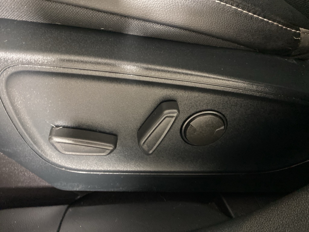 2020 Ford Escape SE Sport Hybrid photo 7