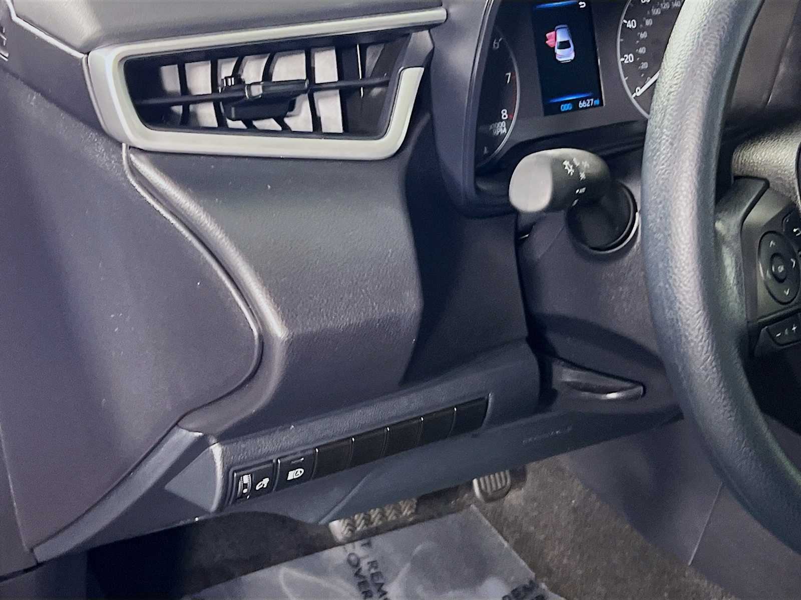 2024 Toyota Corolla LE photo 10