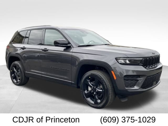 2025 Jeep Grand Cherokee Altitude's photo