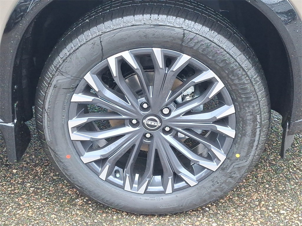 2025 Nissan Rogue Platinum photo 9