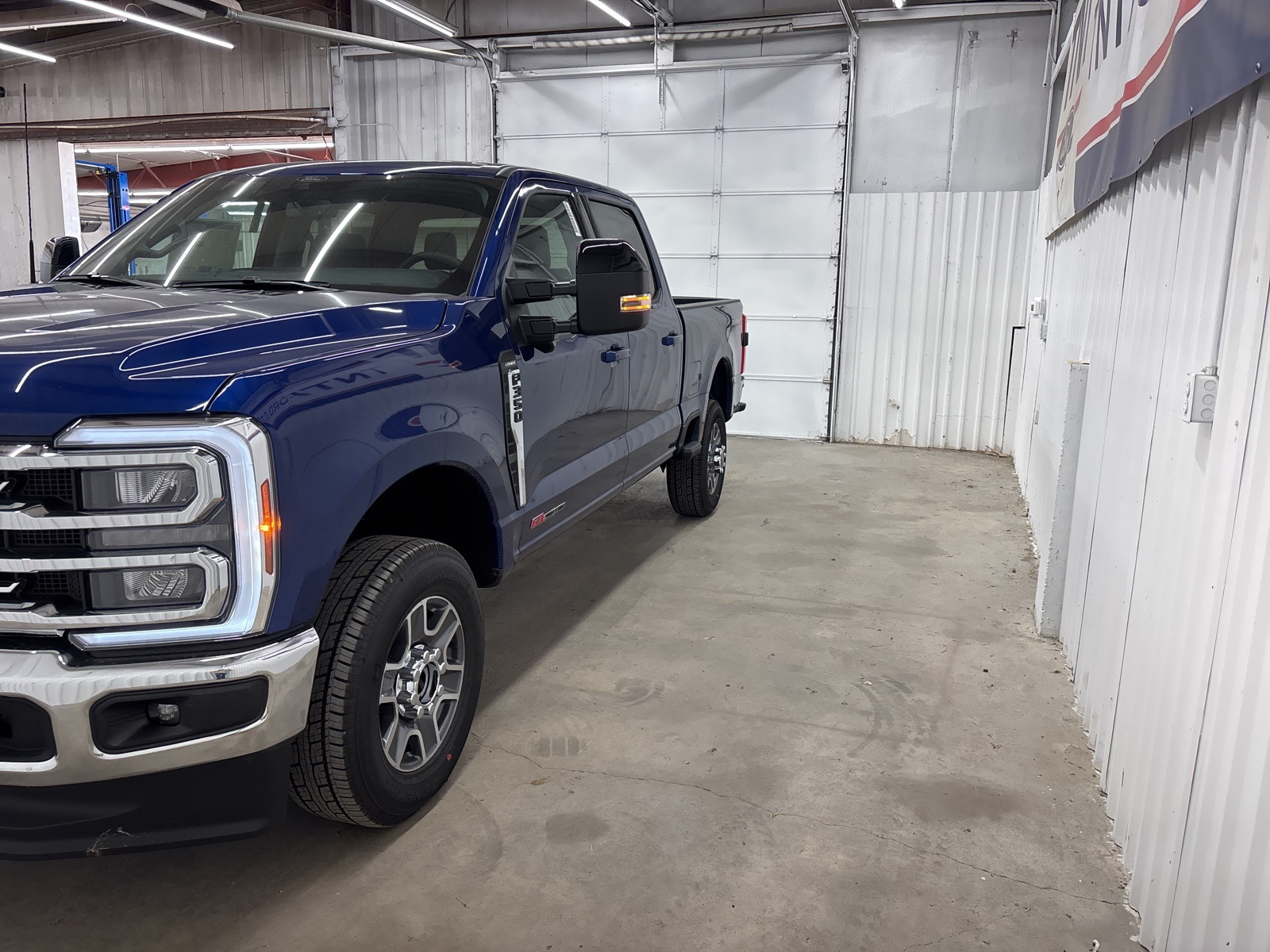 2026 Ford F-350 Lariat photo 4