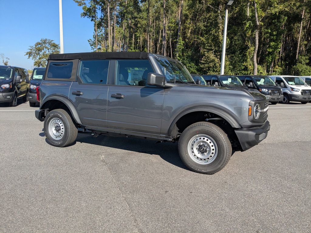 2025 Ford Bronco Base photo 2