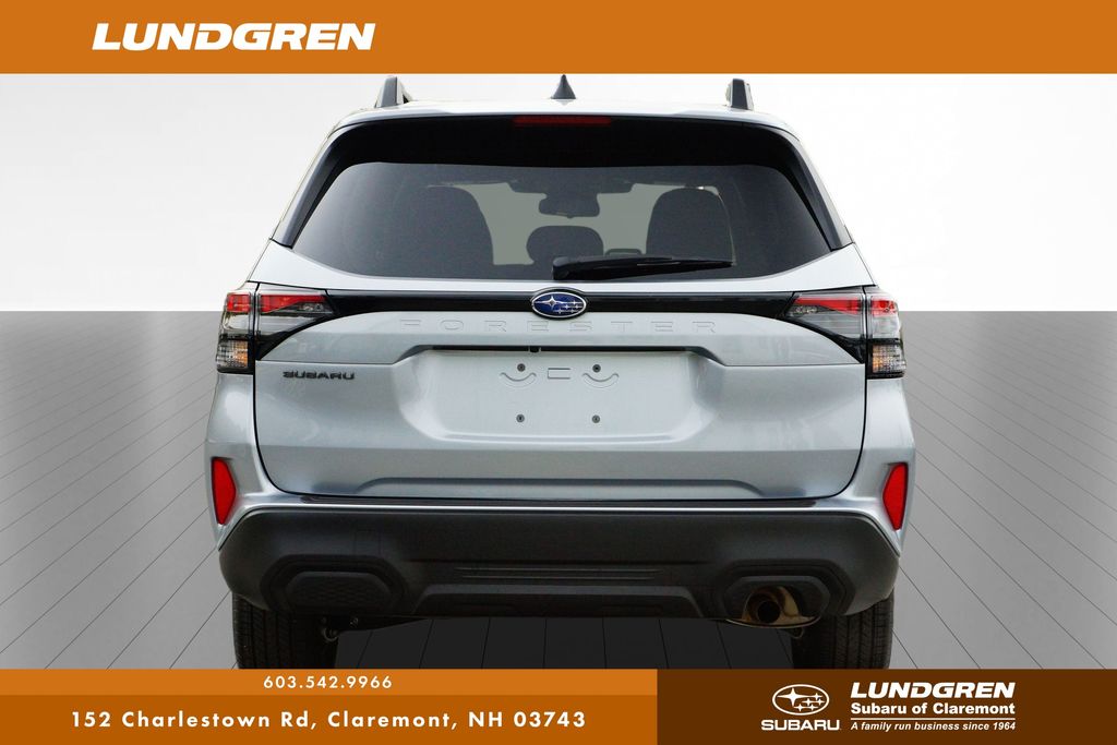 2025 Subaru Forester Premium photo 4