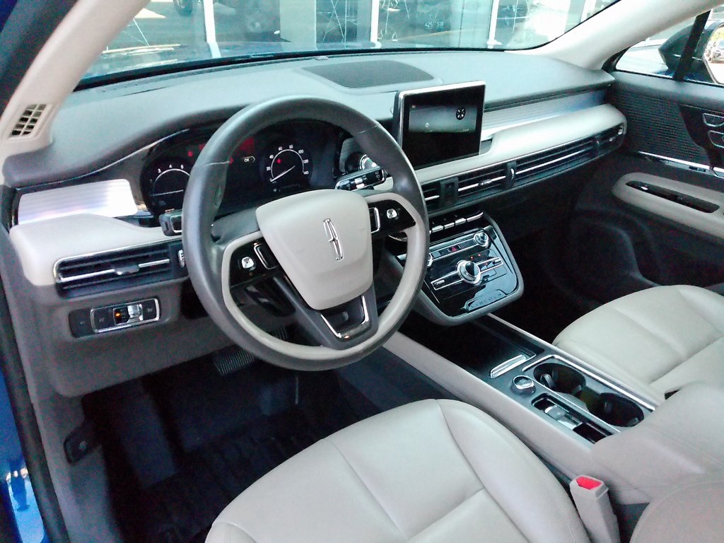 2020 Lincoln Corsair Standard photo 9