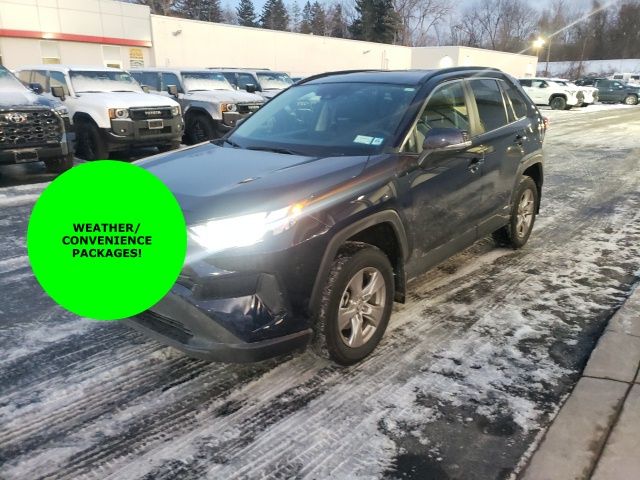 2022 Toyota RAV4 XLE's photo