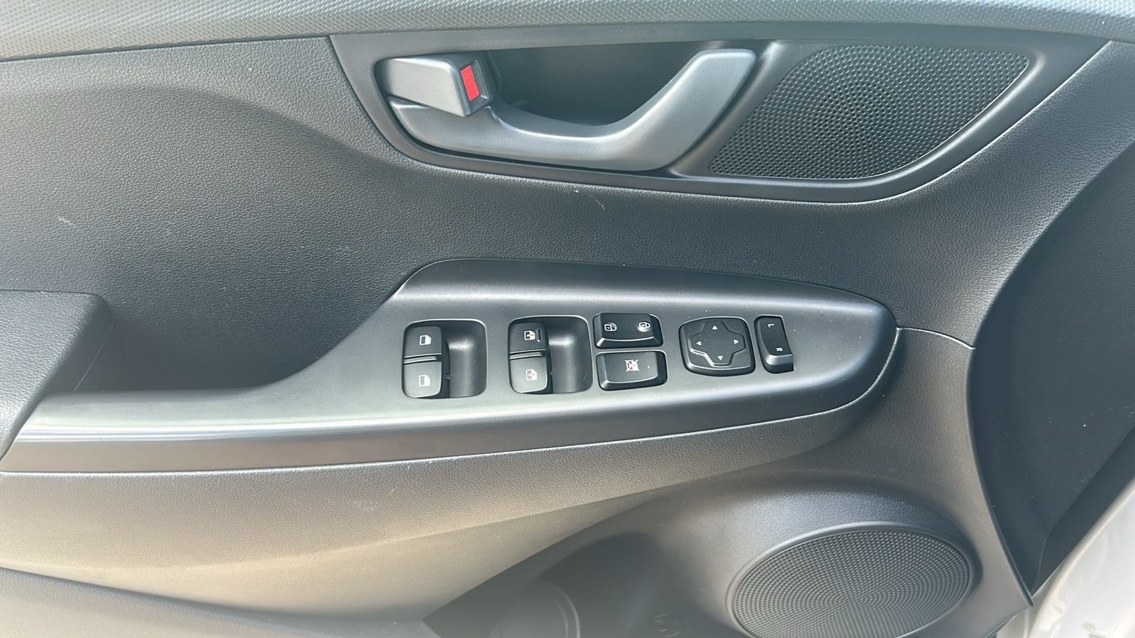 2023 Hyundai Kona SEL photo 12