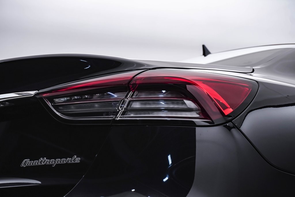 2022 Maserati Quattroporte Modena Q4 photo 13