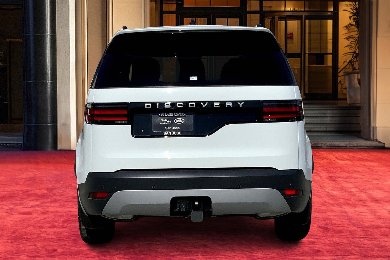 2025 Land Rover Discovery S photo 2