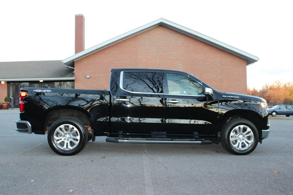 2024 Chevrolet Silverado 1500 LTZ photo 4