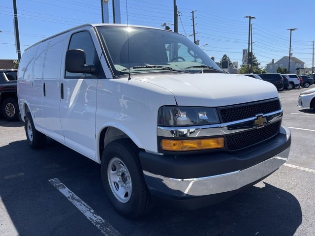 2025 Chevrolet Express Cargo Work Van's photo