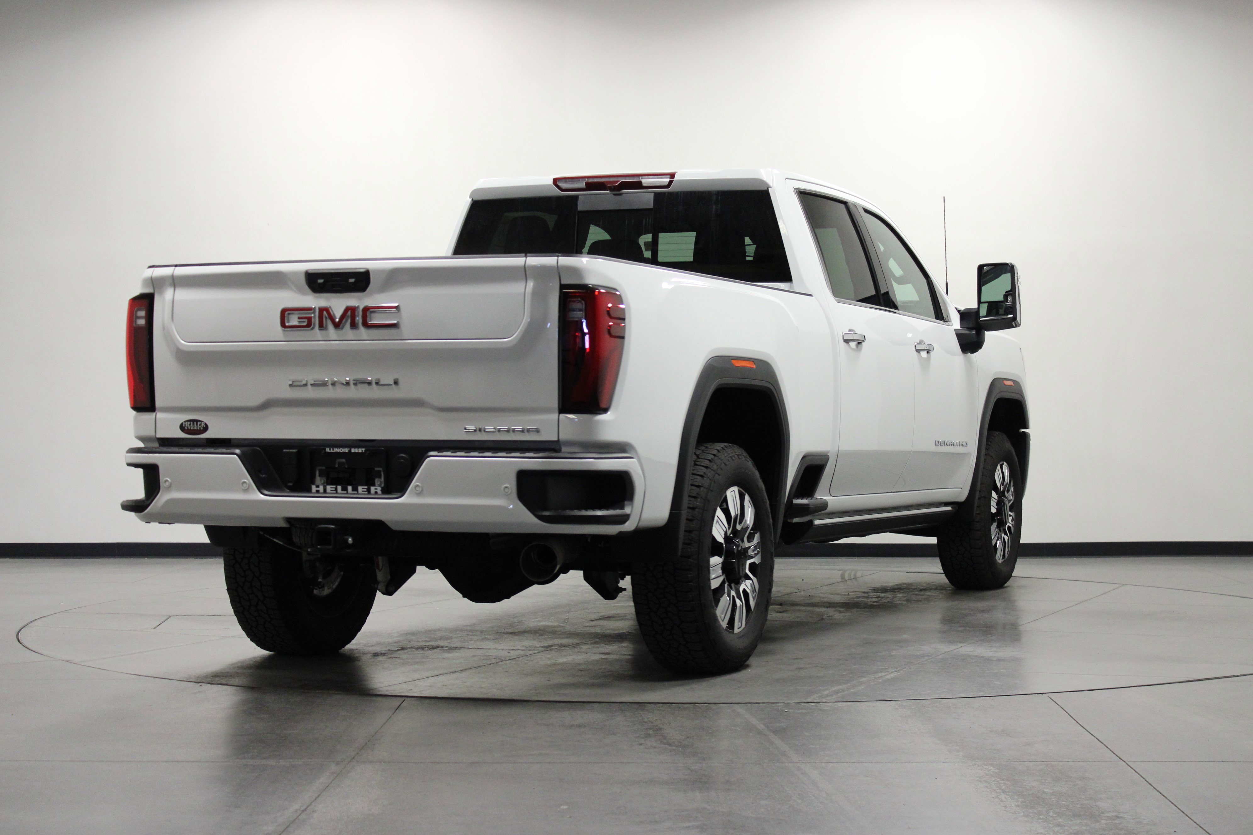 2025 Gmc Sierra 2500 HD Denali photo 2