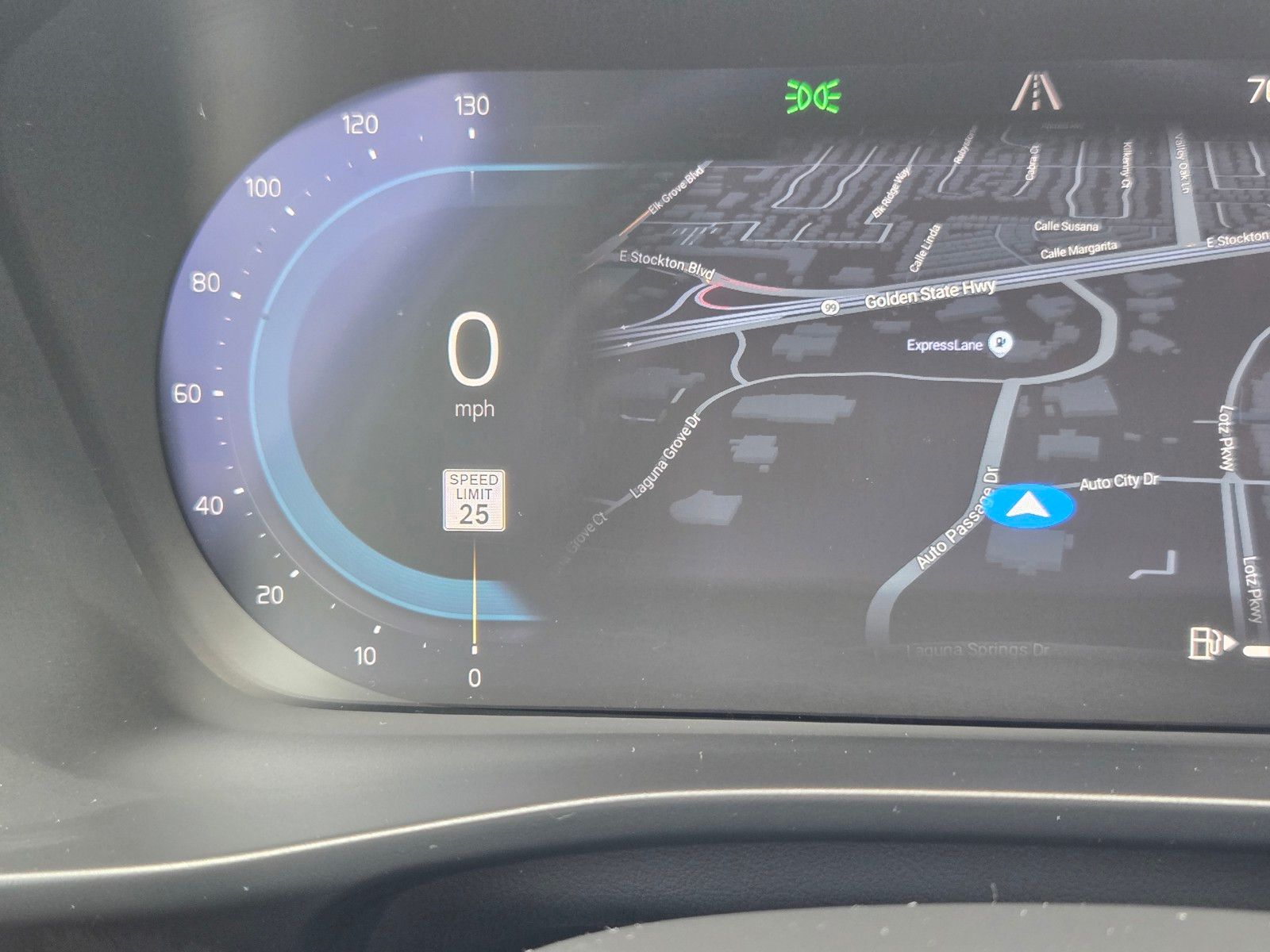 2024 Volvo XC40 AWD Plus photo 16