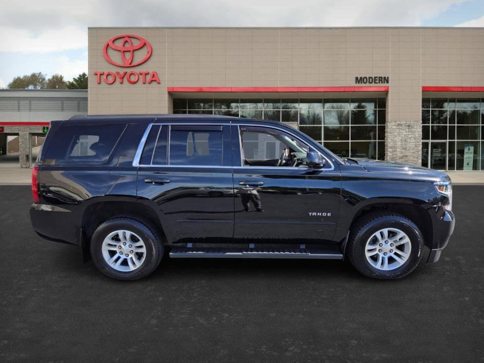 2017 Chevrolet Tahoe LS photo 3