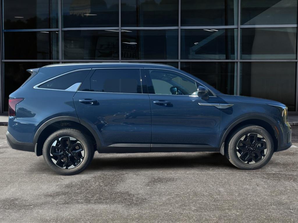2026 Kia Sorento S photo 2