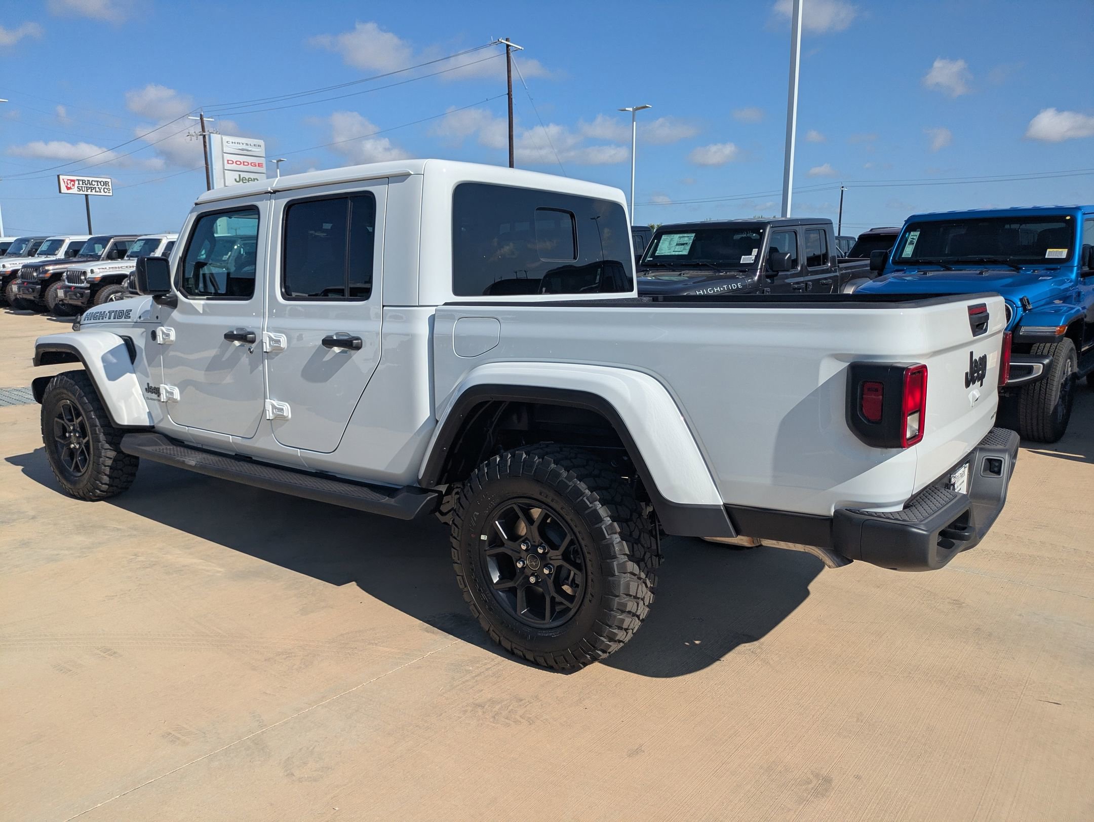 2025 Jeep Gladiator Sport photo 6
