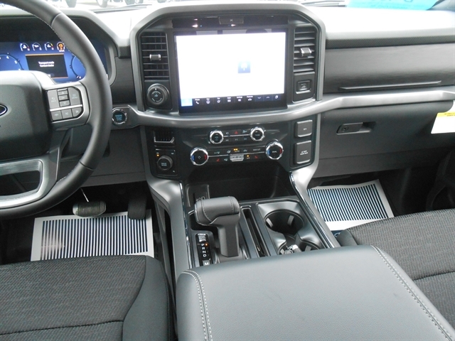 2025 Ford F-150 XLT photo 4