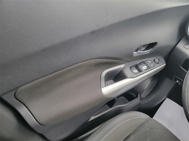 2019 Nissan Kicks SV photo 28
