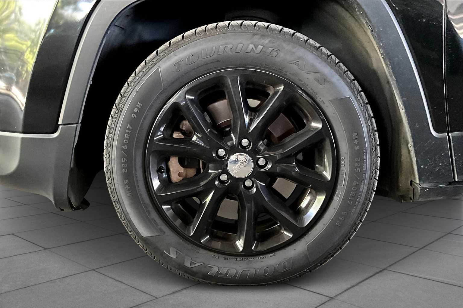 2015 Jeep Cherokee Latitude photo 9