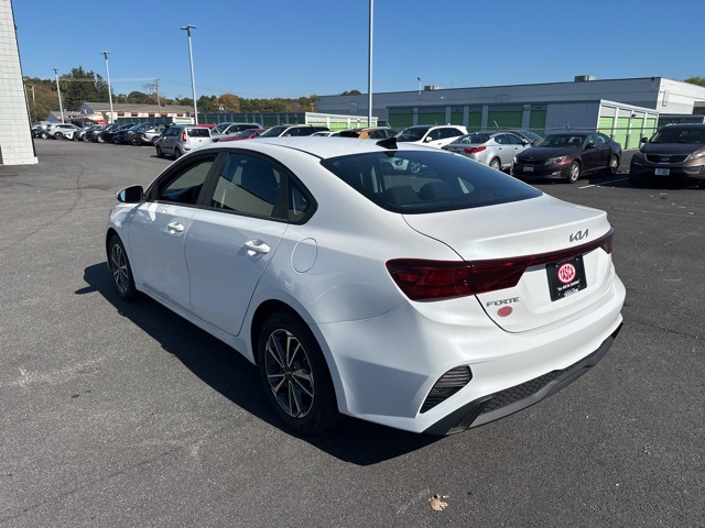 2023 Kia Forte LXS photo 4