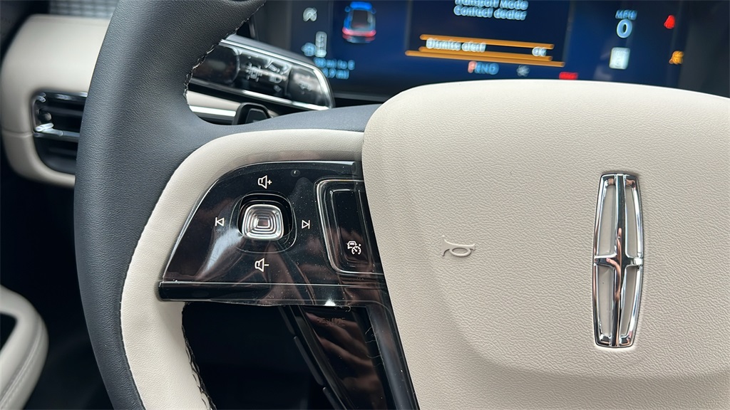 2025 Lincoln Corsair Premiere photo 18