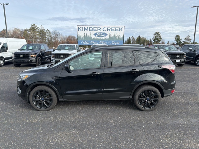 Used 2017 Ford Escape SE with VIN 1FMCU9G90HUD28853 for sale in Pine River, Minnesota
