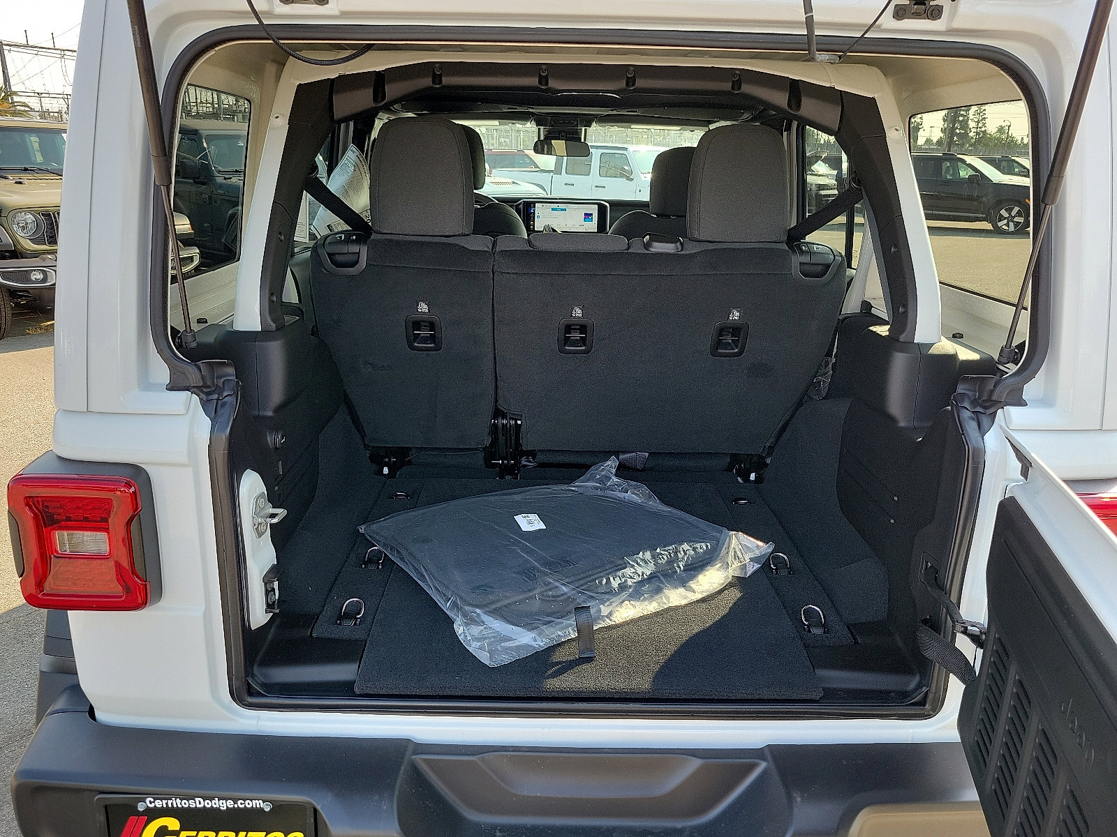 2025 Jeep Wrangler Rubicon photo 16