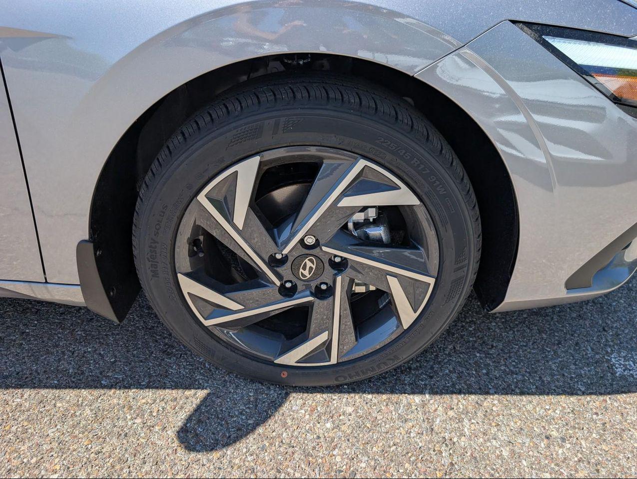 2025 Hyundai Elantra SEL Sport photo 22