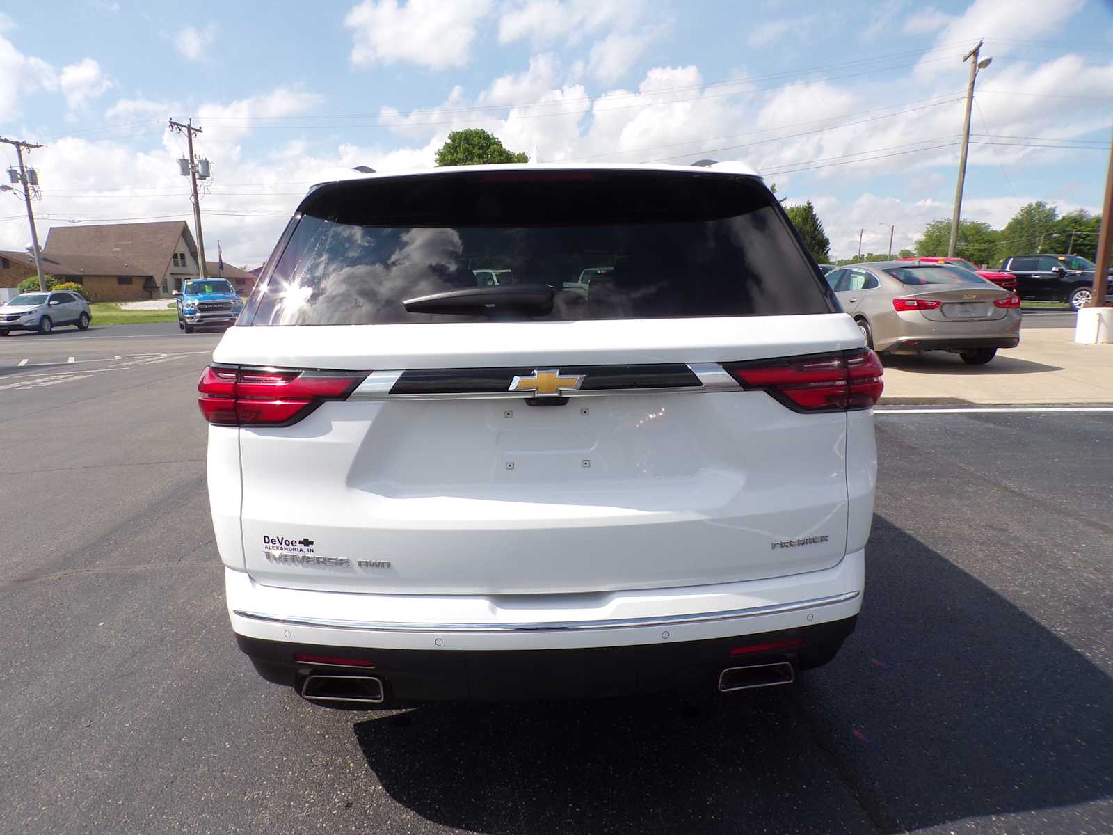 2023 Chevrolet Traverse Premier photo 3