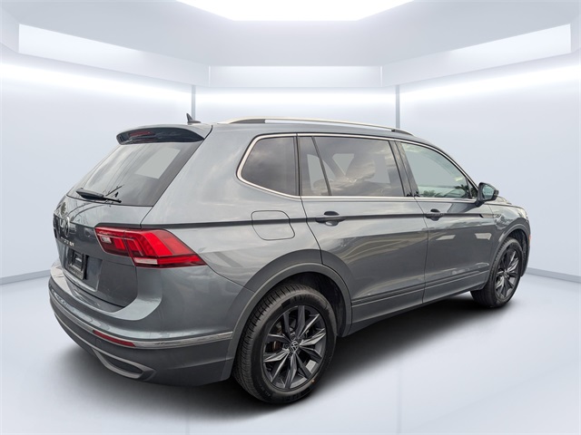 2022 Volkswagen Tiguan SE photo 2