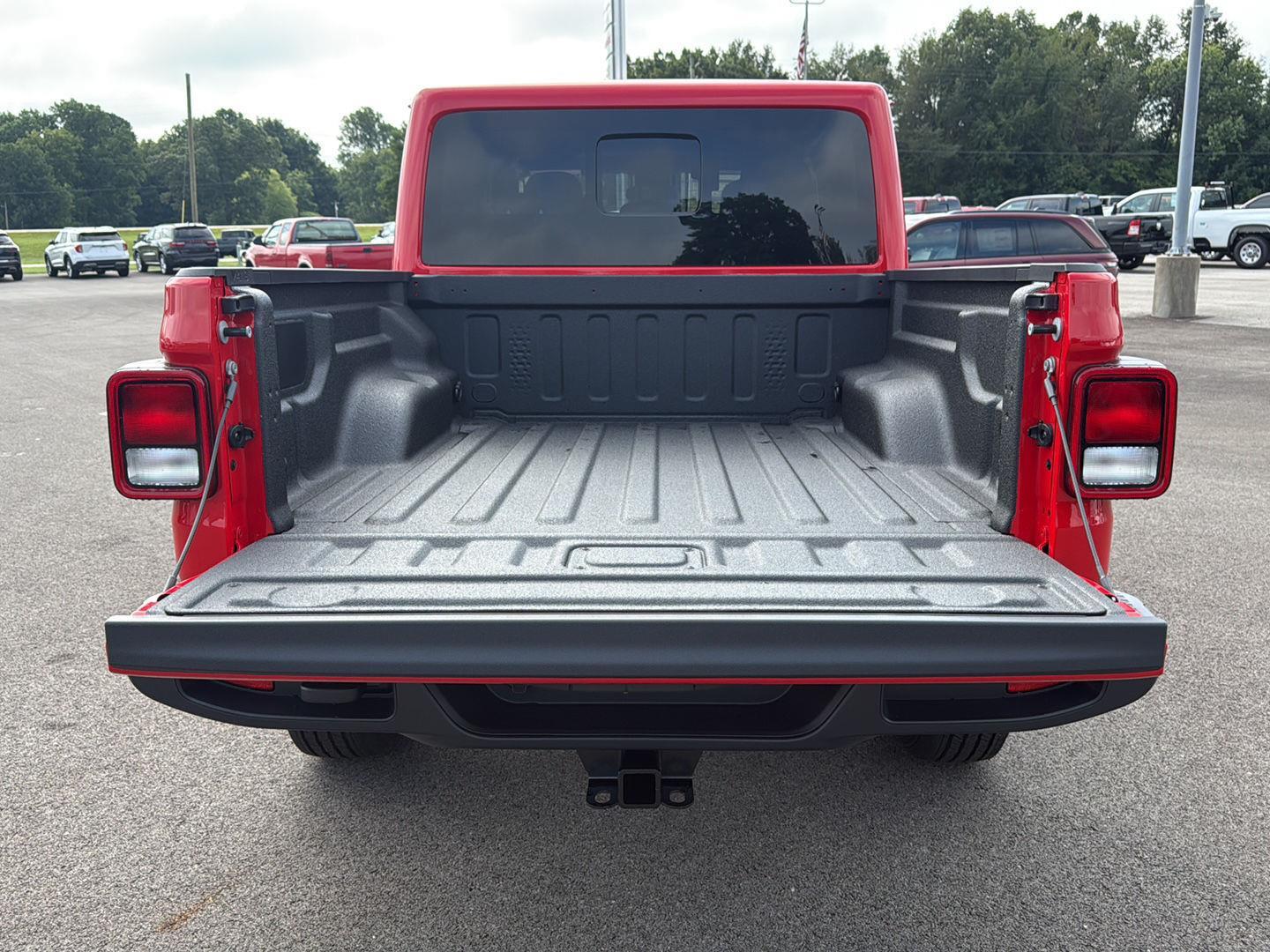 2025 Jeep Gladiator Sport photo 9