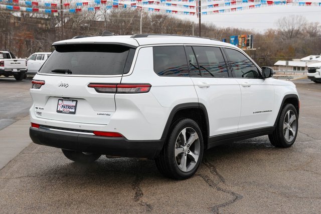 2023 Jeep Grand Cherokee Limited photo 2