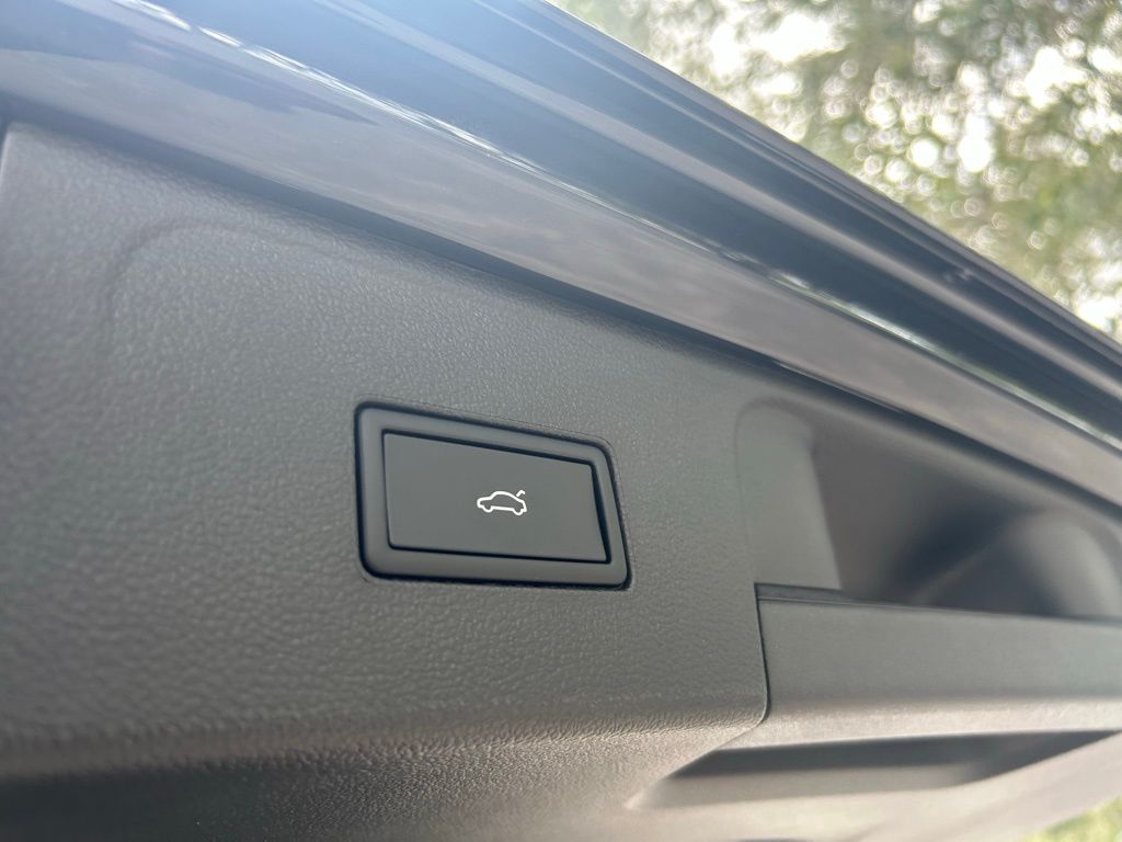 2026 Volkswagen Atlas SE Technology photo 34
