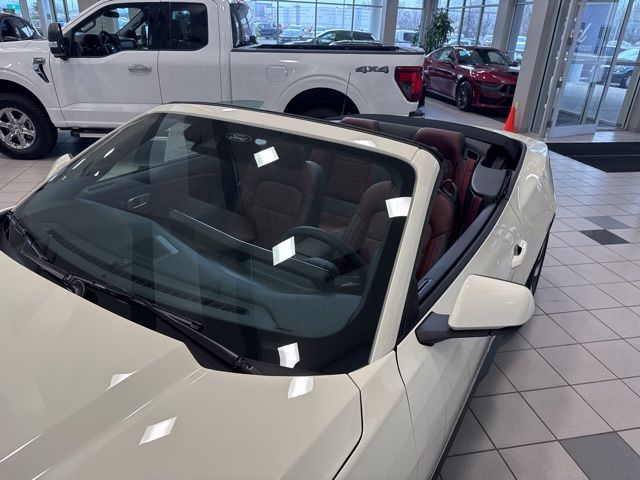 2025 Ford Mustang GT Premium Convertible photo 4