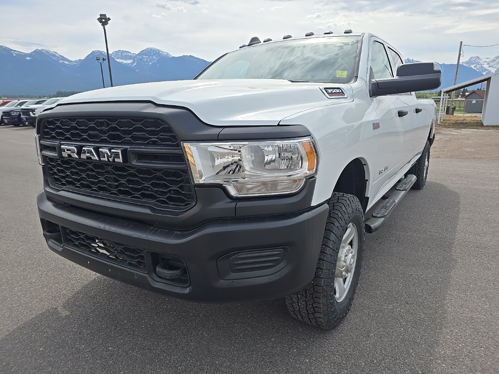 2022 Ram 3500 Tradesman photo 3