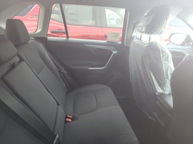 2025 Toyota RAV4 LE photo 9