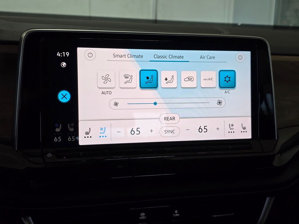 2024 Volkswagen Atlas SE photo 13