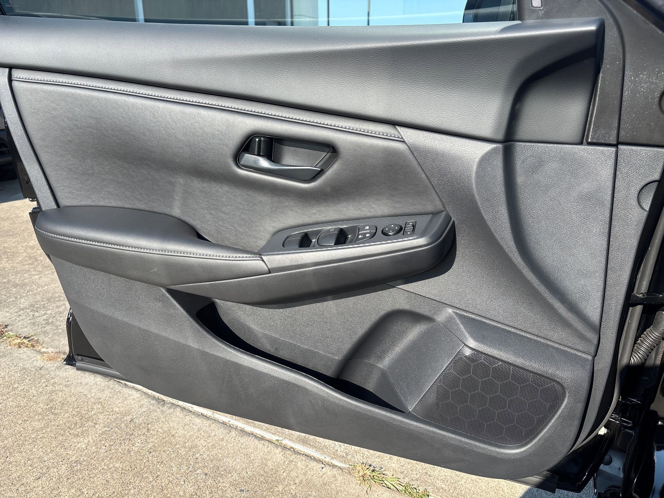 2025 Nissan Sentra S photo 12