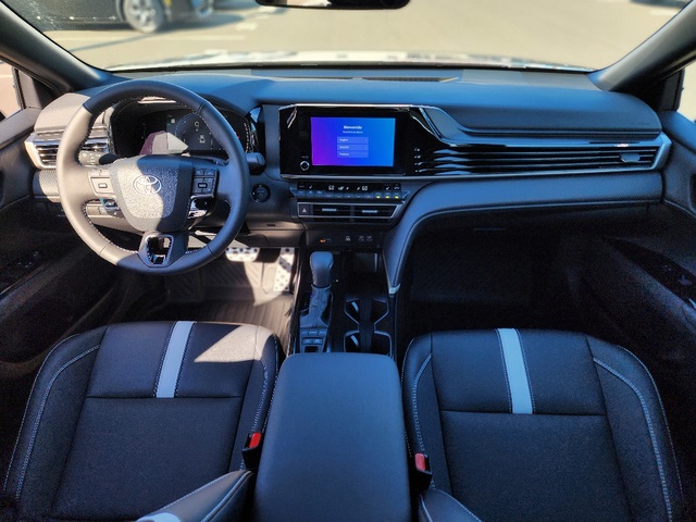 2025 Toyota Camry SE photo 10