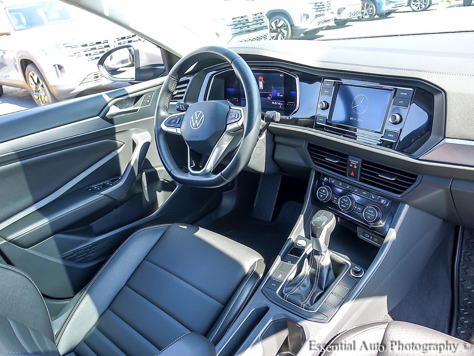 2022 VOLKSWAGEN JETTA - Image 24