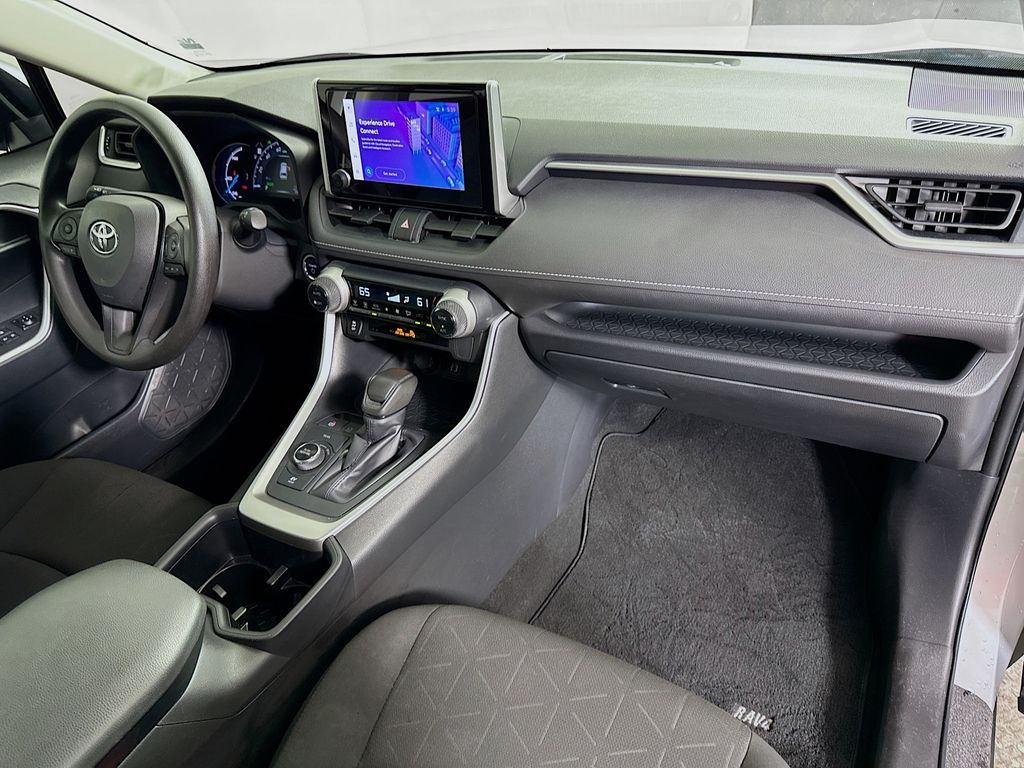 2023 Toyota RAV4 Hybrid XLE photo 29