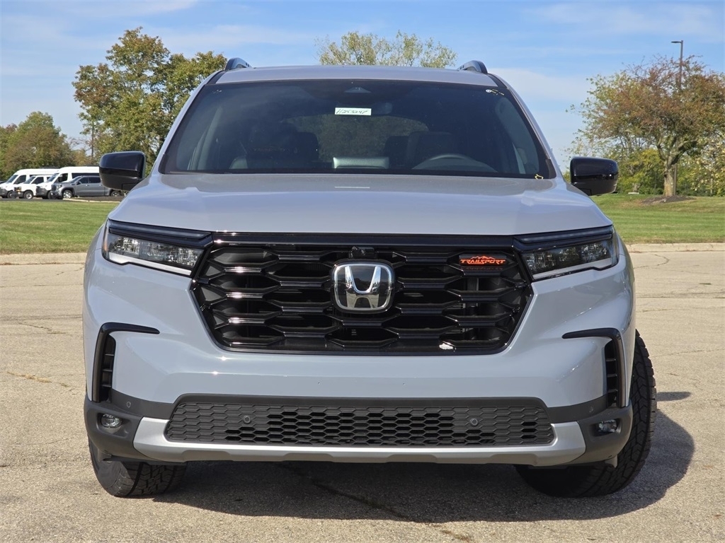 2025 Honda Pilot TrailSport photo 4