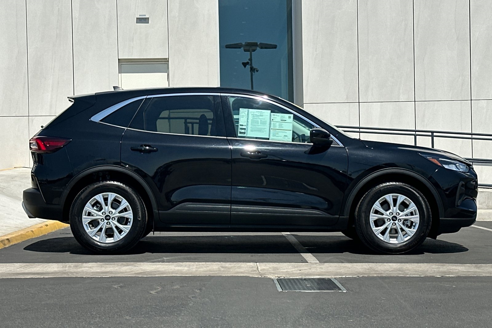2023 Ford Escape Active photo 2