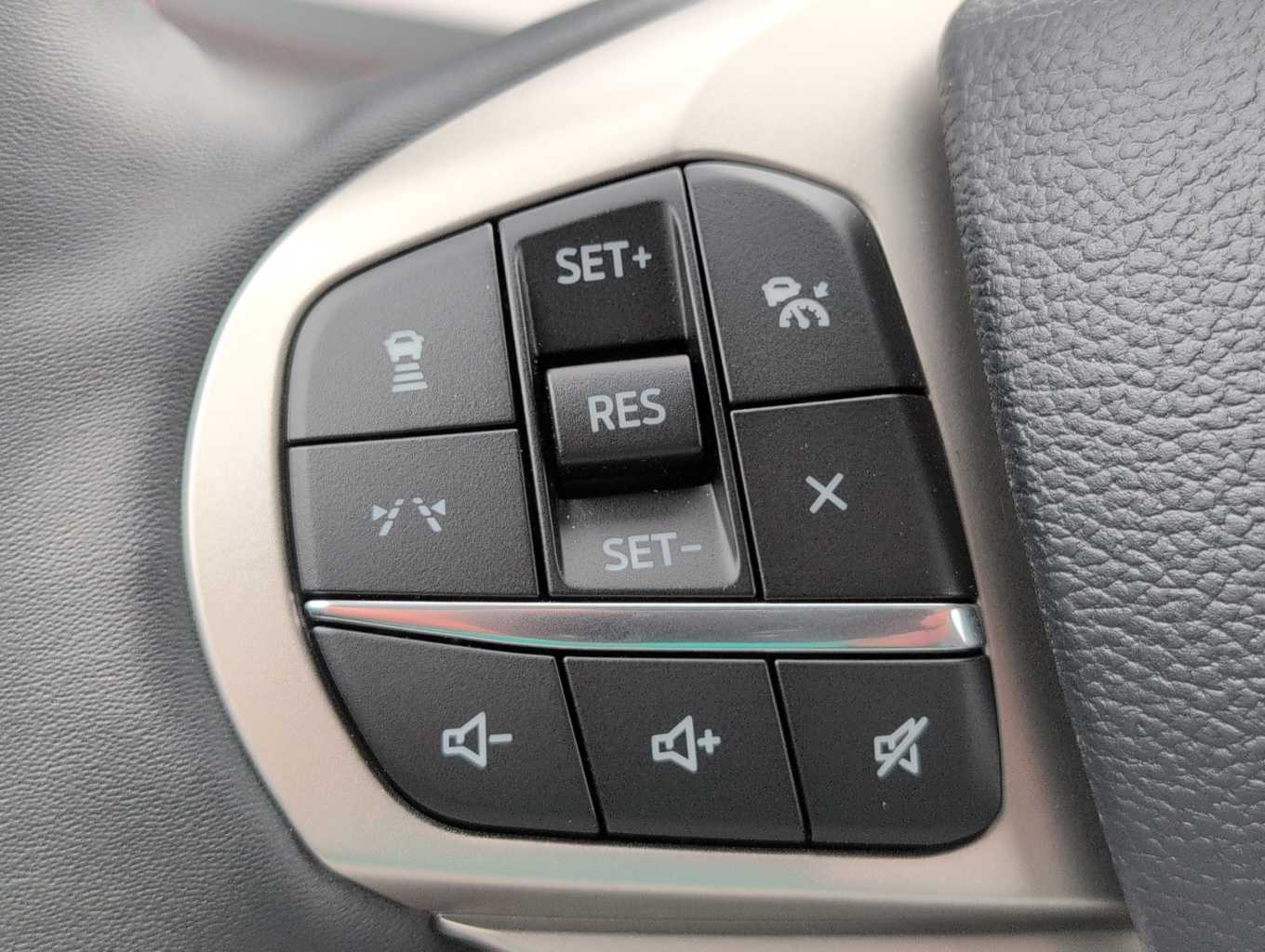 2025 Ford Explorer photo 23