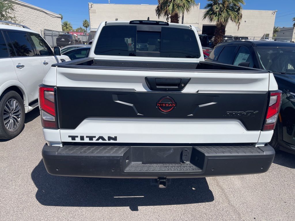 2024 Nissan Titan PRO-4X photo 7