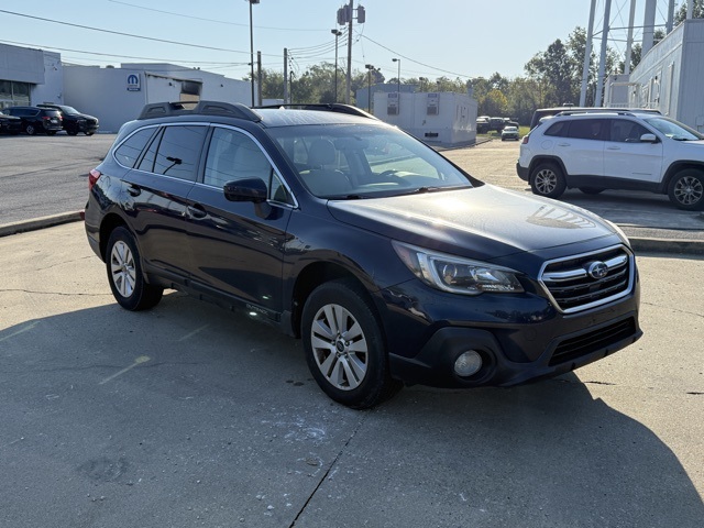 2018 Subaru Outback 2.5i Premium photo 2